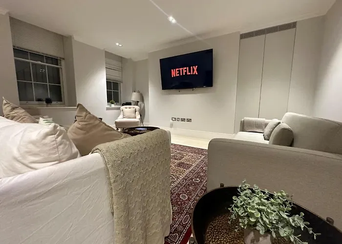 Sg, Chic Covent Garden Apartment